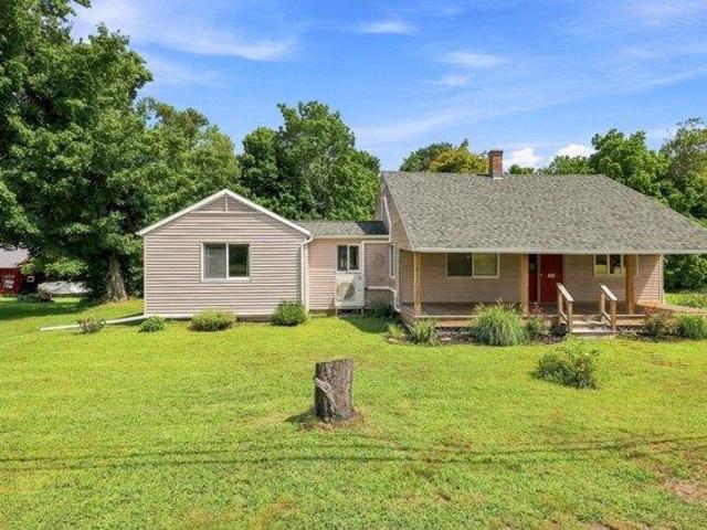 house with 3 bedroom, Granby MA ES105442477
