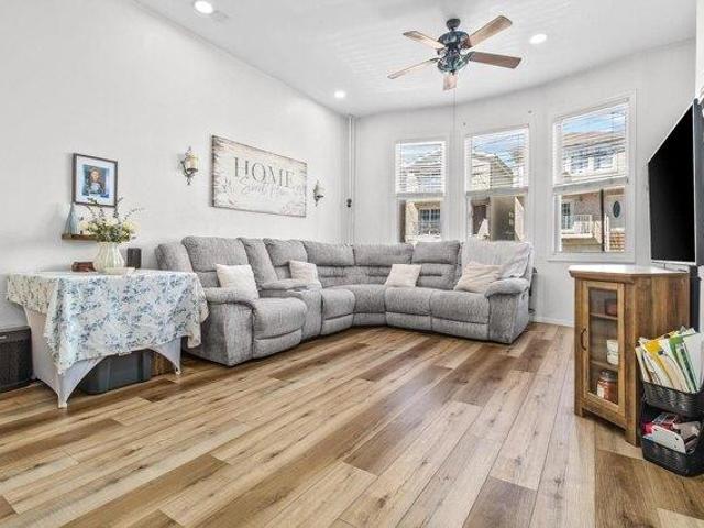 house with 3 bedroom, Guttenberg NJ ES105558003
