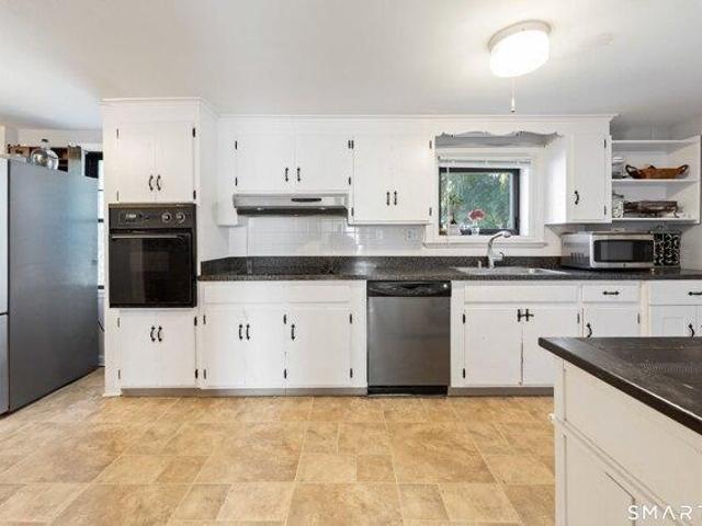 house with 3 bedroom, Hamden CT ES104570636