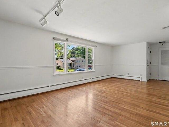 house with 3 bedroom, Hamden CT ES105442737