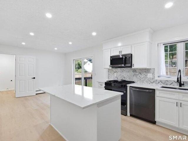 house with 3 bedroom, Hamden CT ES105476060