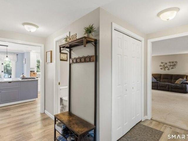 house with 3 bedroom, Hamden CT ES105658461