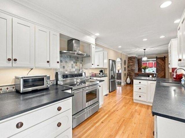 house with 3 bedroom, Hamilton MA ES105353016