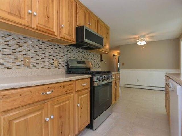 house with 3 bedroom, Hampstead NH ES104115193