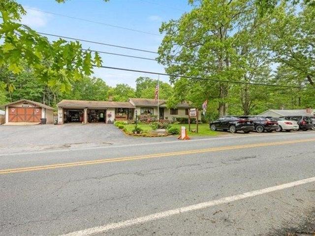 house with 3 bedroom, Hampstead NH ES104297442