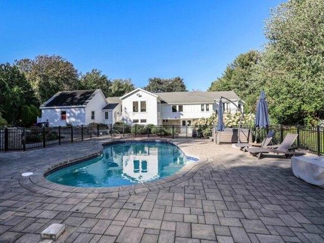 house with 3 bedroom, Hampton Falls NH ES105630899