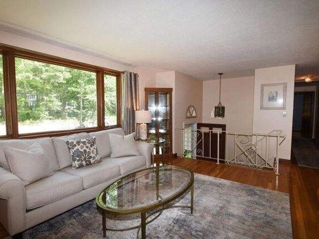 house with 3 bedroom, Hanover MA ES105552259