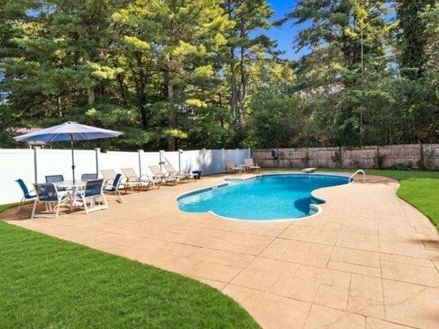house with 3 bedroom, Hanover MA ES105658566