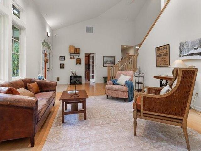 house with 3 bedroom, Hanover NH ES105442368