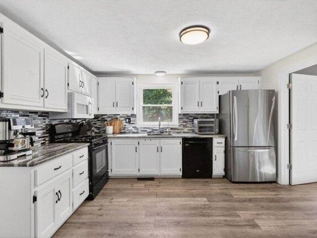 house with 3 bedroom, Haverhill MA ES104543415