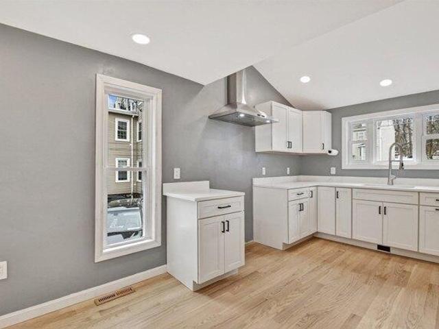 house with 3 bedroom, Haverhill MA ES104608366