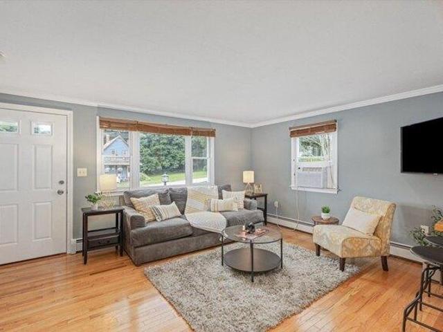 house with 3 bedroom, Haverhill MA ES105492942