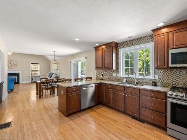house with 3 bedroom, Haverhill MA ES105493865