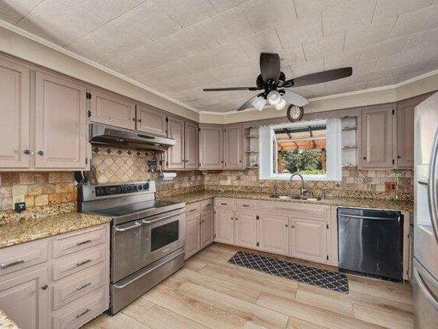 house with 3 bedroom, Haverhill MA ES105610705