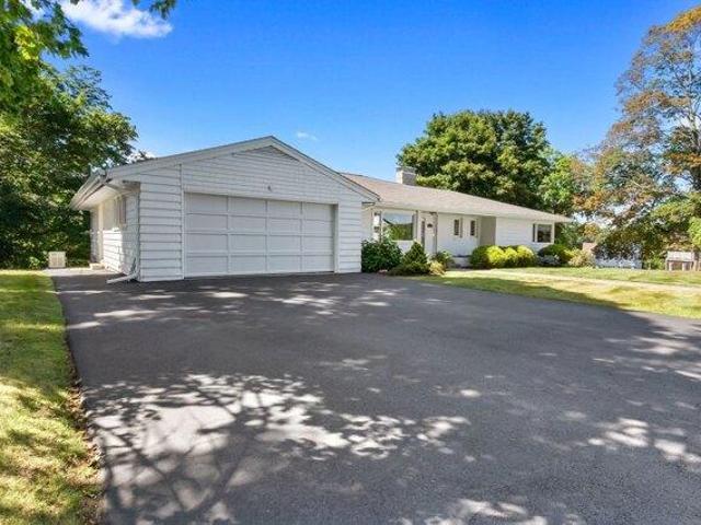 house with 3 bedroom, Haverhill MA ES105652092