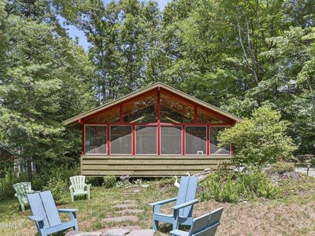 house with 3 bedroom, Hinsdale MA ES105241695