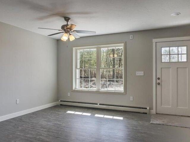 house with 3 bedroom, Hinsdale NH ES105424648