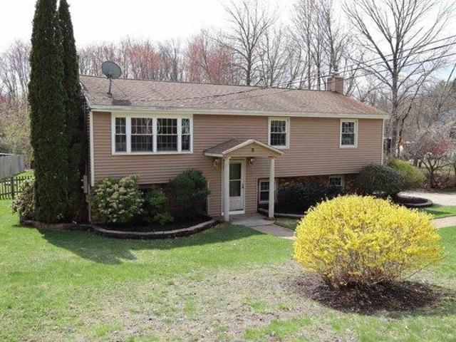 house with 3 bedroom, Hooksett NH DS104262260