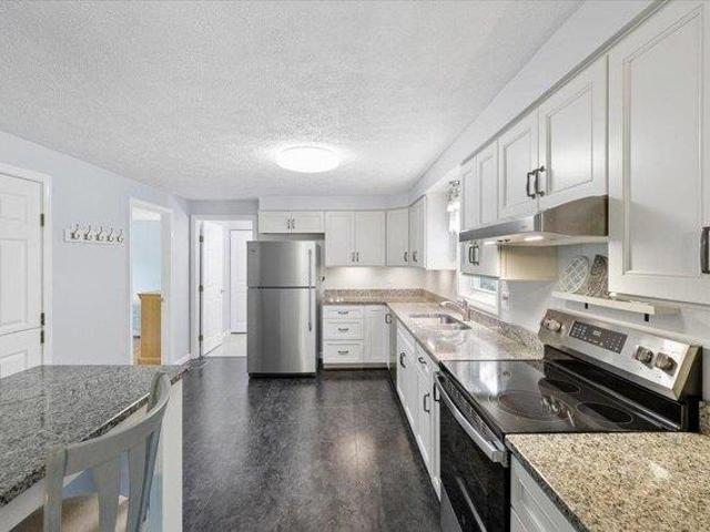 house with 3 bedroom, Hooksett NH DS104440552