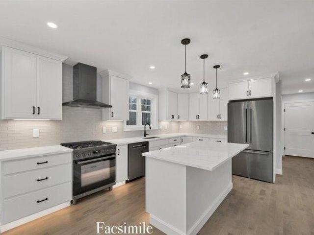 house with 3 bedroom, Hooksett NH DS104477474