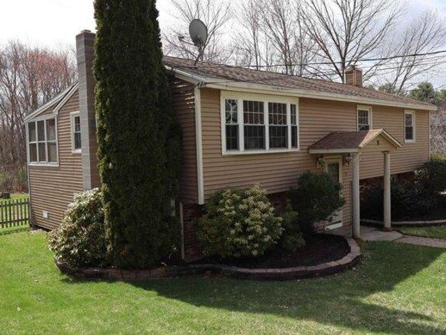 house with 3 bedroom, Hooksett NH ES105547668