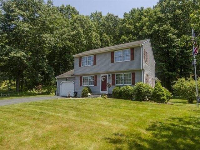 house with 3 bedroom, Holyoke MA ES105476530