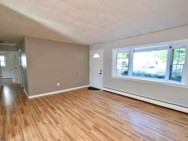 house with 3 bedroom, Hopatcong NJ ES106086101