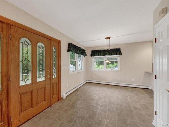house with 3 bedroom, Hopewell Junction NY ES105289587