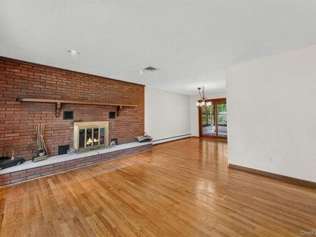 house with 3 bedroom, Hopewell Junction NY ES105292828