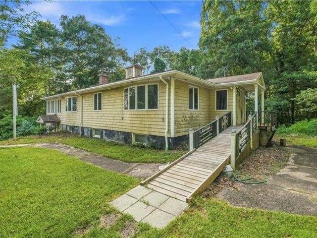 house with 3 bedroom, Hopkinton RI ES105549998
