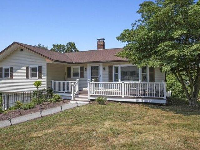 house with 3 bedroom, Hudson NH DS104376168