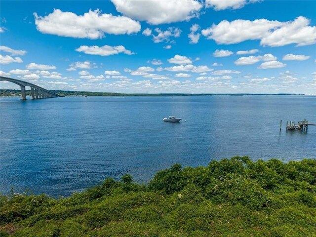 house with 3 bedroom, Jamestown RI ES104832163