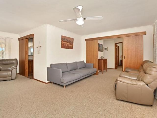 House 3 Bedroom For Rent Kingscote, SA 750000 ES102722629