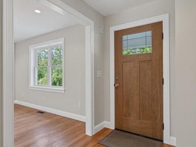 house with 3 bedroom, Kittery ME ES105931281