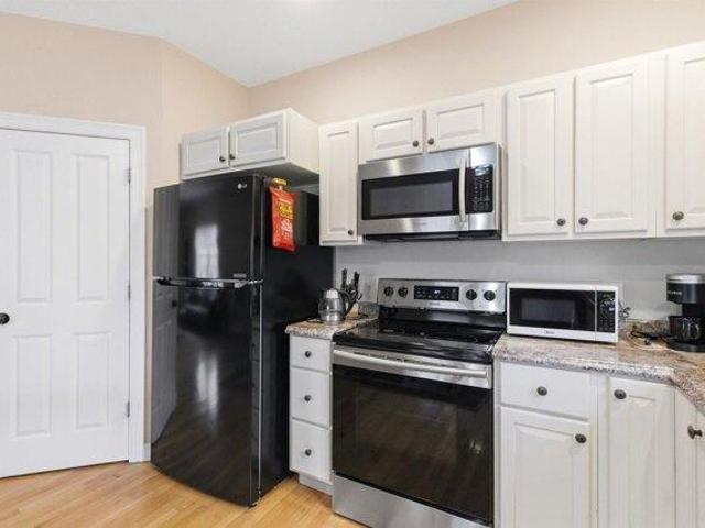house with 3 bedroom, Laconia NH ES105418667