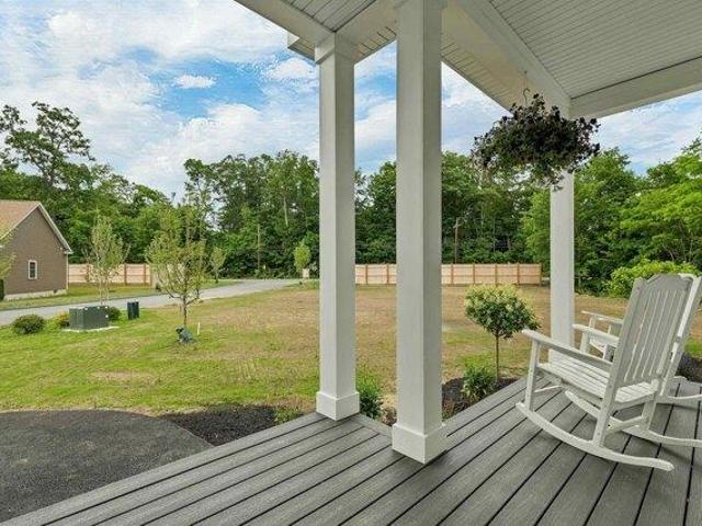 house with 3 bedroom, Laconia NH ES105442238