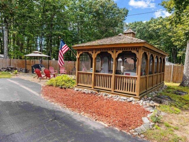 house with 3 bedroom, Laconia NH ES105495391