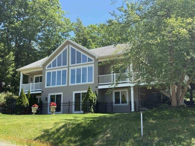 house with 3 bedroom, Laconia NH ES105650383
