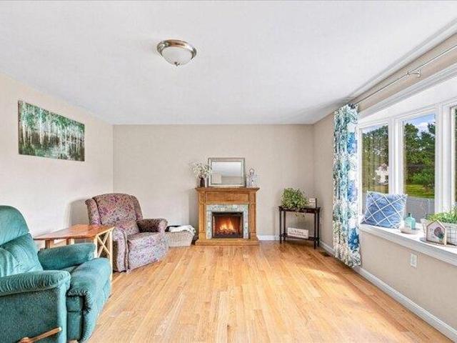 house with 3 bedroom, Lakeville MA ES105512937