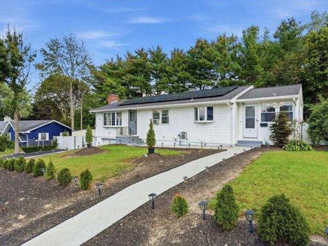 house with 3 bedroom, Lawrence MA ES105400342