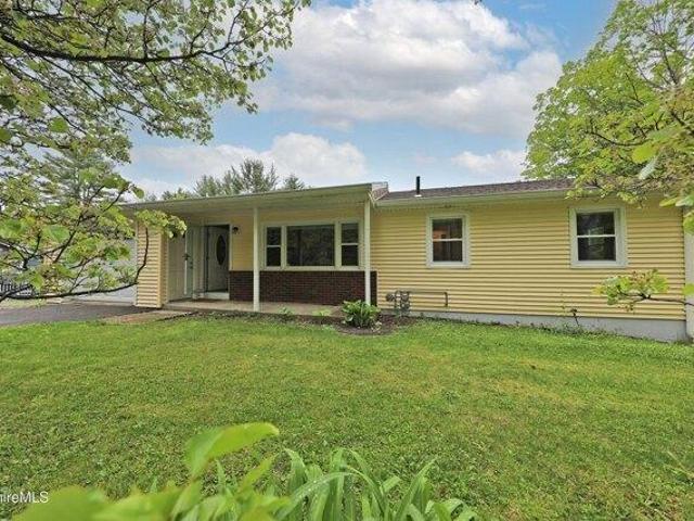 house with 3 bedroom, Lenox MA ES104479813