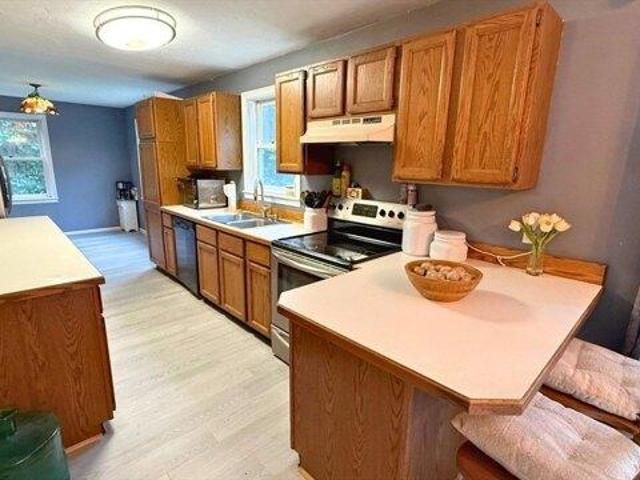 house with 3 bedroom, Leominster MA ES105317407