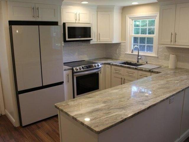 house with 3 bedroom, Leominster MA ES105551559