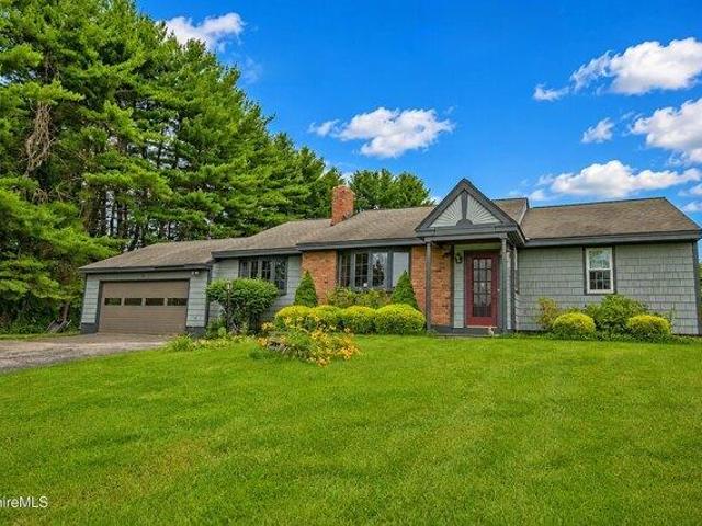 house with 3 bedroom, Lee MA ES104446171