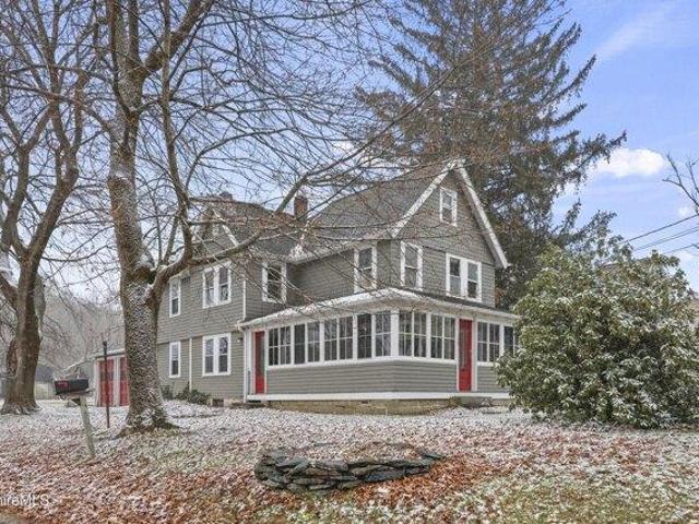 house with 3 bedroom, Lee MA ES105441178