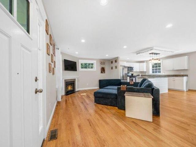 house with 3 bedroom, Lee NH ES104852439
