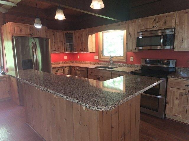 house with 3 bedroom, Leverett MA ES105317109
