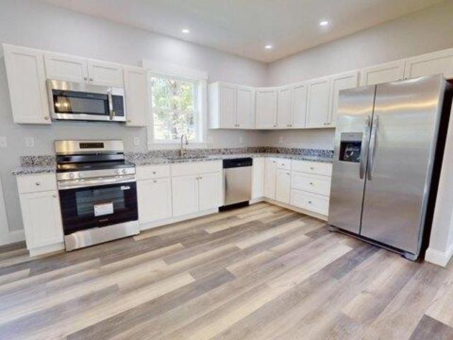house with 3 bedroom, Lewiston ME ES105579609
