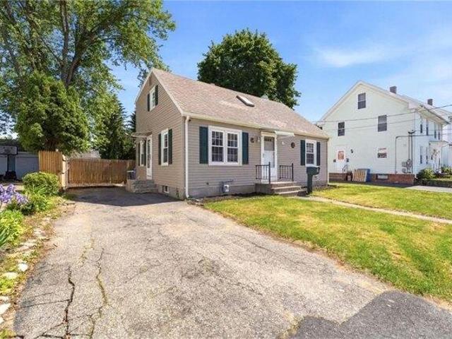 house with 3 bedroom, Lincoln RI ES104608063