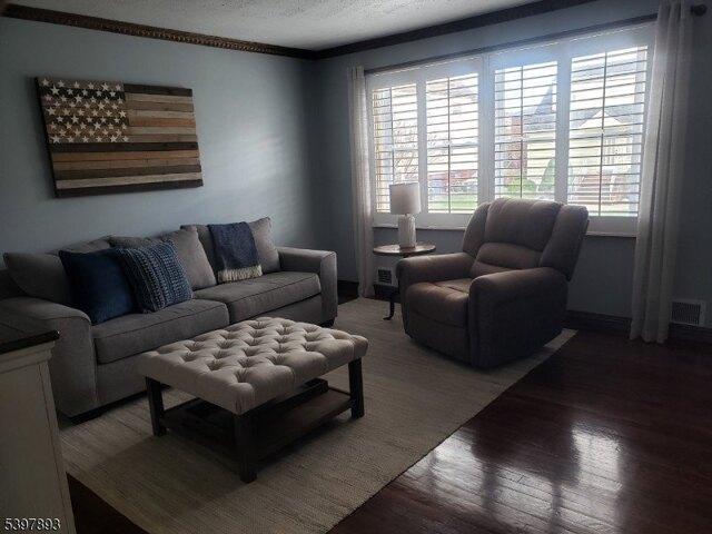 house with 3 bedroom, Linden NJ ES105257119